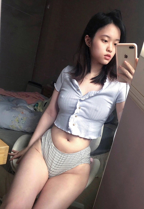 美女模特姗姗居家无圣光尺度福利2