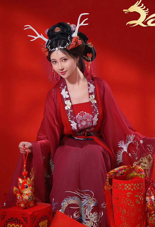 极品女神年年 龙年吉祥无圣光唯美写真