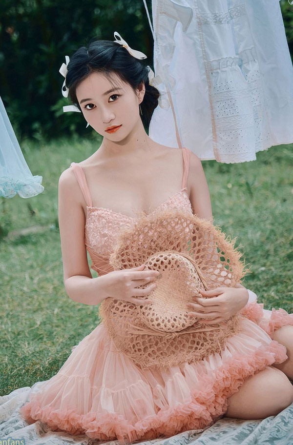 极品女神年年 粉色日记无圣光唯美图集