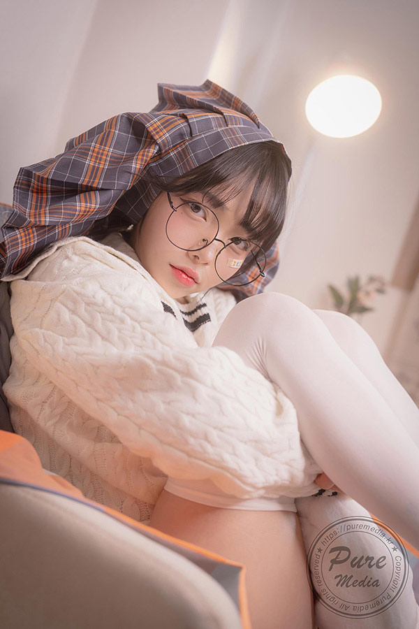 可爱美女Jelly毛衣白丝JK无圣光图集